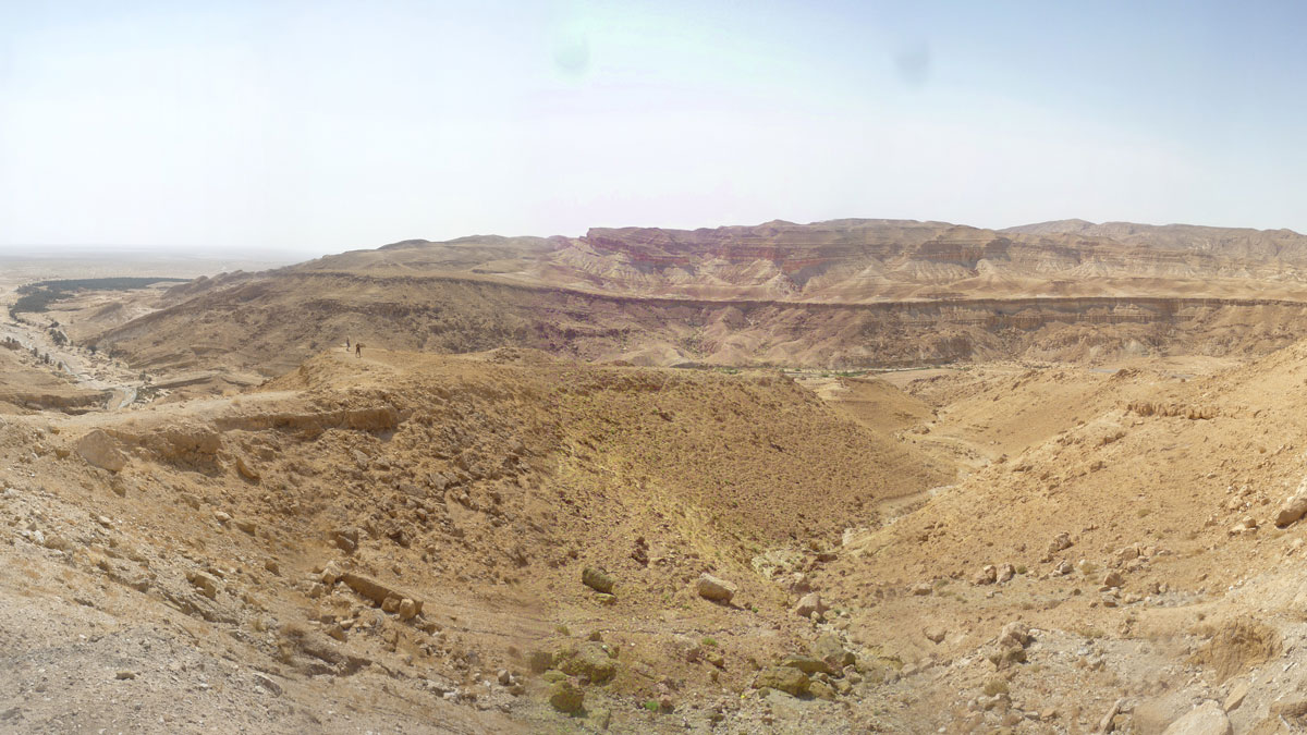 Panorama_view_at_Algeria's_border