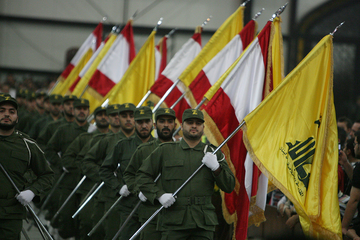 Photo-Hezbollah-fighters-at-a-ceremony@wikimédiascommons