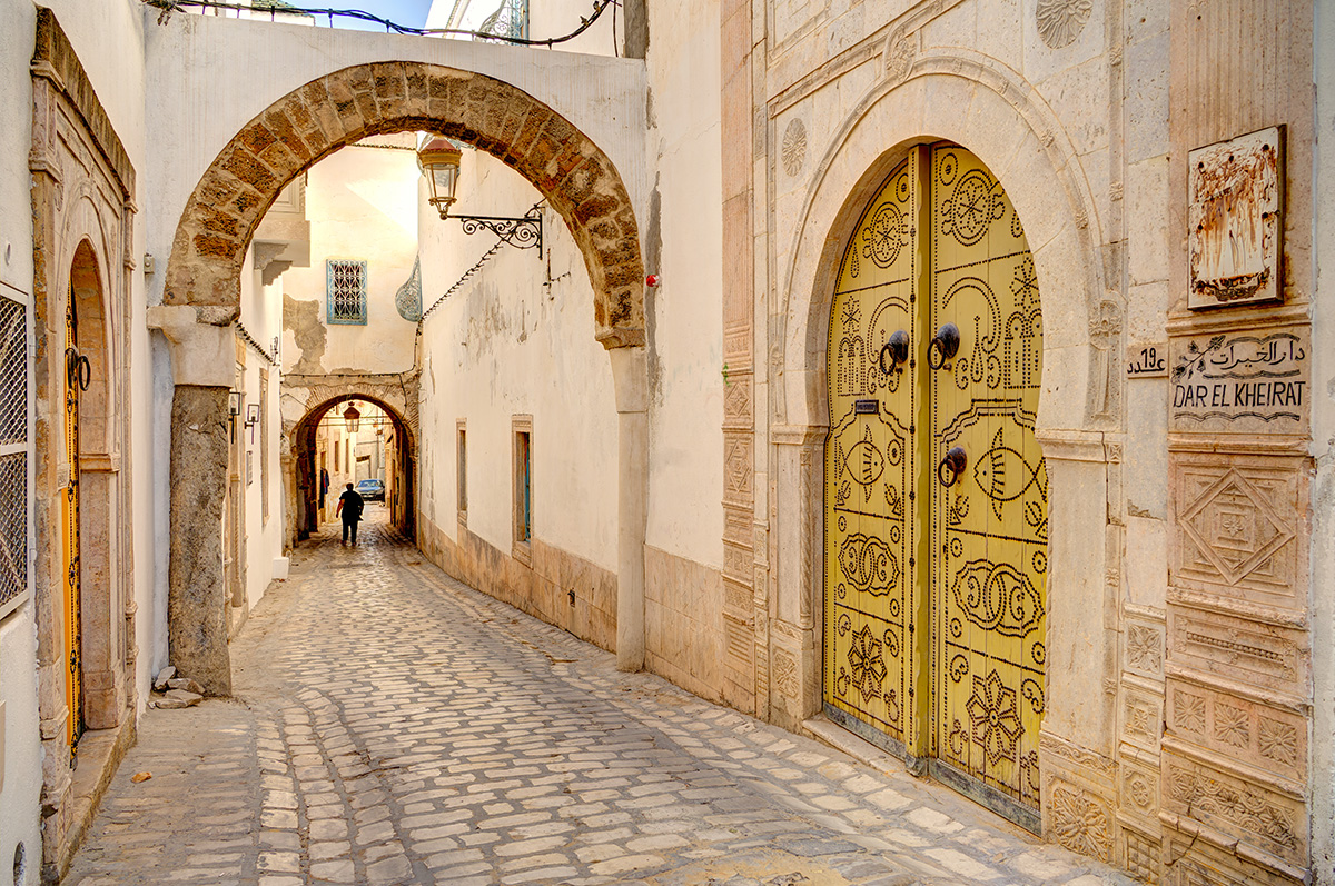 Tunis-Medina-AdobeStock